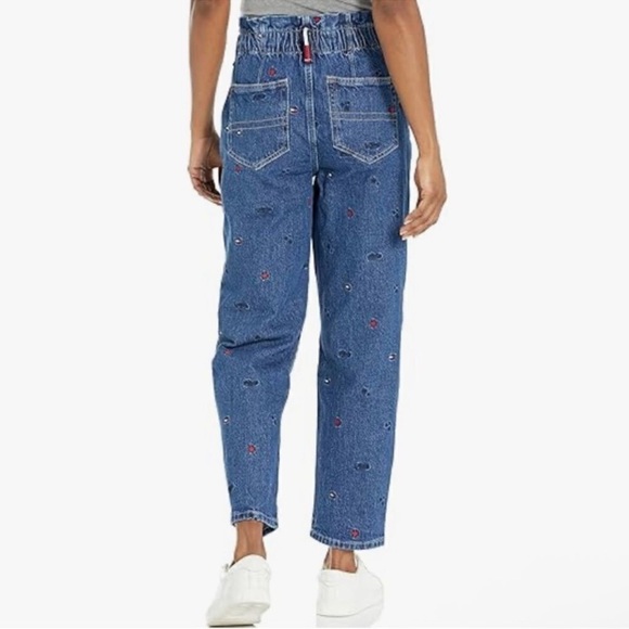 Tommy Hilfiger Women’s Paperbag High Rise Jean Size 8 Logo embroidered all over - Picture 2 of 11